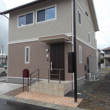 外構工事 完了 玄関 別角度