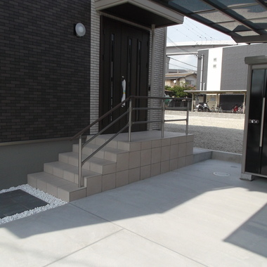 外構工事 完了 玄関