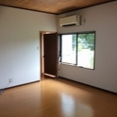 富士宮市　和室を洋室にリフォームの施工後写真（2枚目）