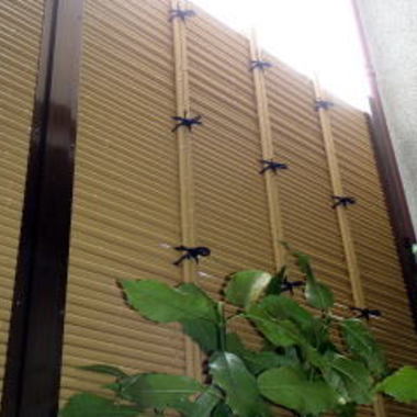 施工後の箱庭の竹垣上部