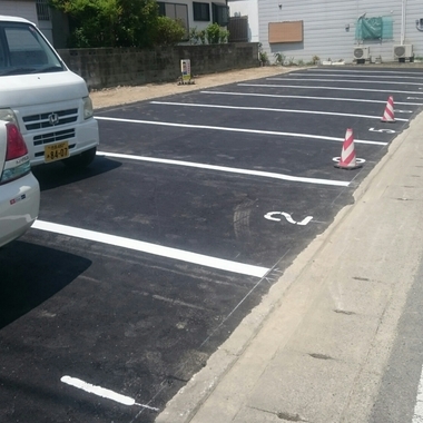 アスファルト 舗装工事後 駐車場
