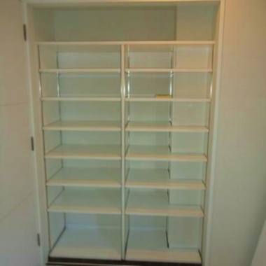 子供室 単行本用可動棚取付工事 完了