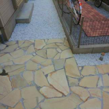 乱形石張り工事 完了