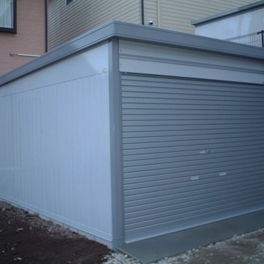ガレ-ジ新設後 シャッタ-閉状態 全体画像