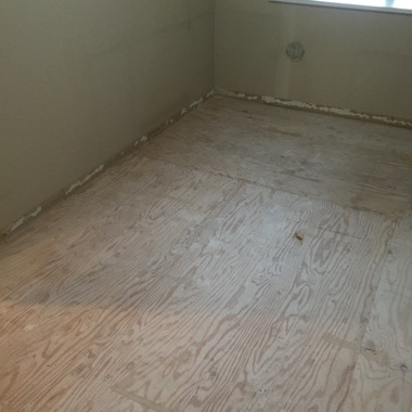 フローリング張り替え前の個室