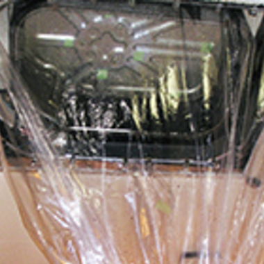 埋め込み式エアコン ビニールでマスキング