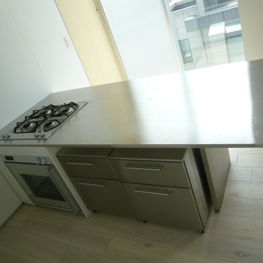 キッチンステンレス・天板の艶消し加工研磨作業前