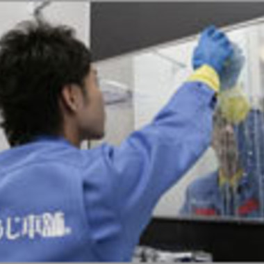 鏡の水アカ除去 コーティング仕上げ途中 1