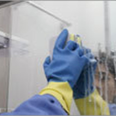 鏡の水アカ除去 コーティング仕上げ途中 2