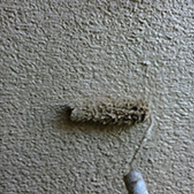 塗装作業 ベージュの壁アップ