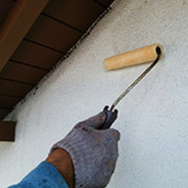 塗装作業 白い壁