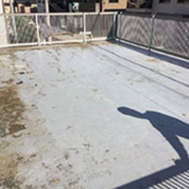 防水施工前 ガレージ屋上床