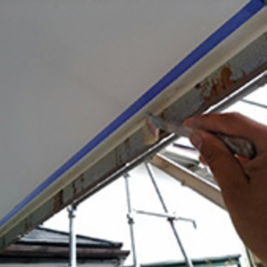 金属部塗装作業