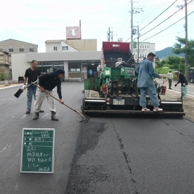 駐車場工事 重機・人