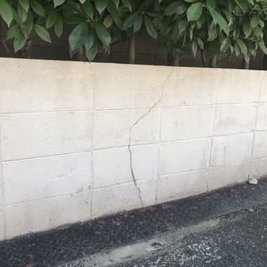 外壁工事の施工前写真（1枚目）