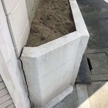 外壁工事の施工前写真（1枚目）