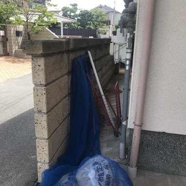 ブロック塀からフェンス設置工事の施工前写真（1枚目）