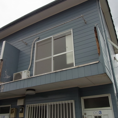 アパートベランダ雨漏れ修繕工事前 アップ画像1