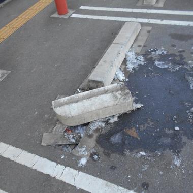 タイヤ止め修繕工事前