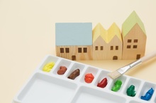 外壁の樹脂塗装はこんなに種類があった? 樹脂塗料の特徴を解説