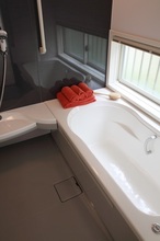 各メーカーのミドルグレードタイプのお風呂の特徴