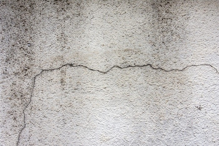 クラック補修の費用を抑えるコツ